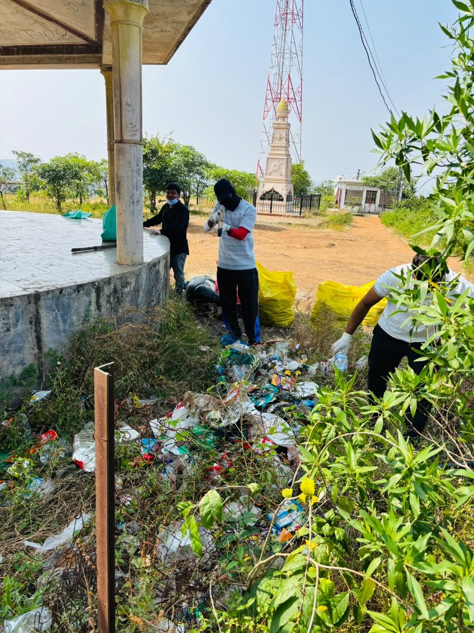 Ajmal Gadh mountain cleanup — photograph 49